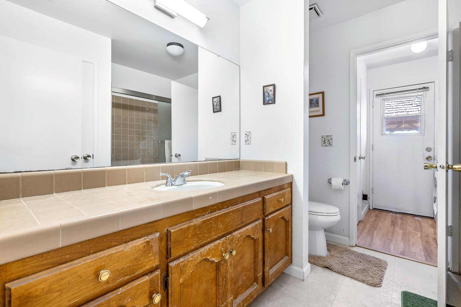 2196 N Ring Ave, Fresno, CA 93723