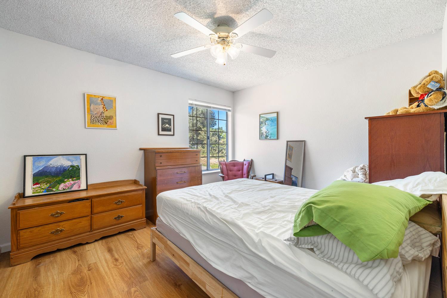 2196 N Ring Ave, Fresno, CA 93723