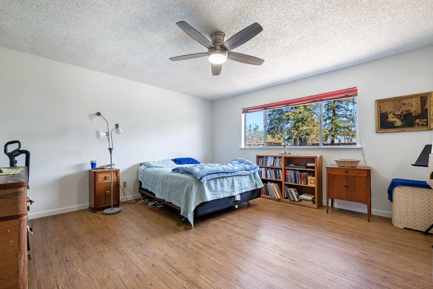 2196 N Ring Ave, Fresno, CA 93723