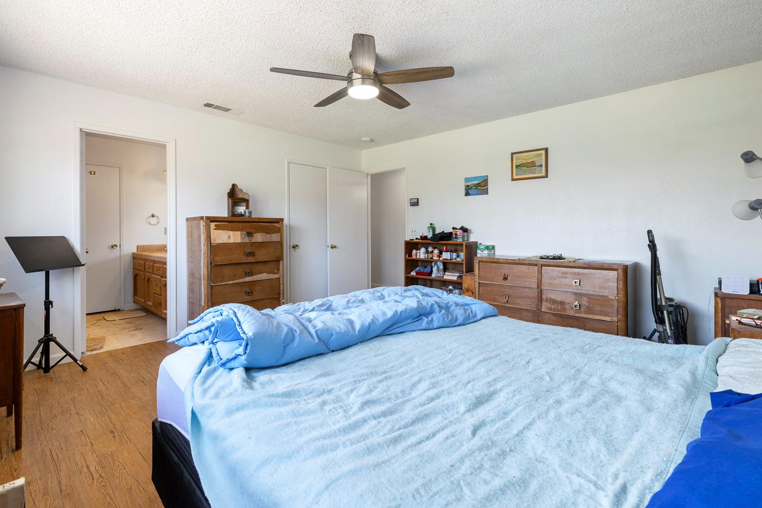 2196 N Ring Ave, Fresno, CA 93723