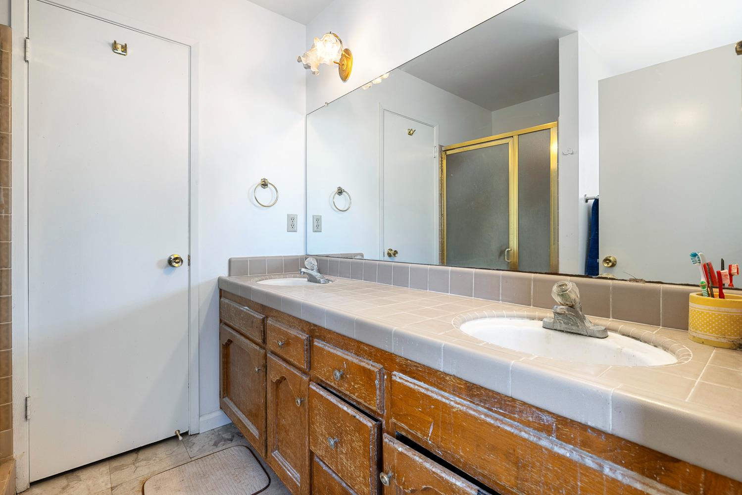 2196 N Ring Ave, Fresno, CA 93723