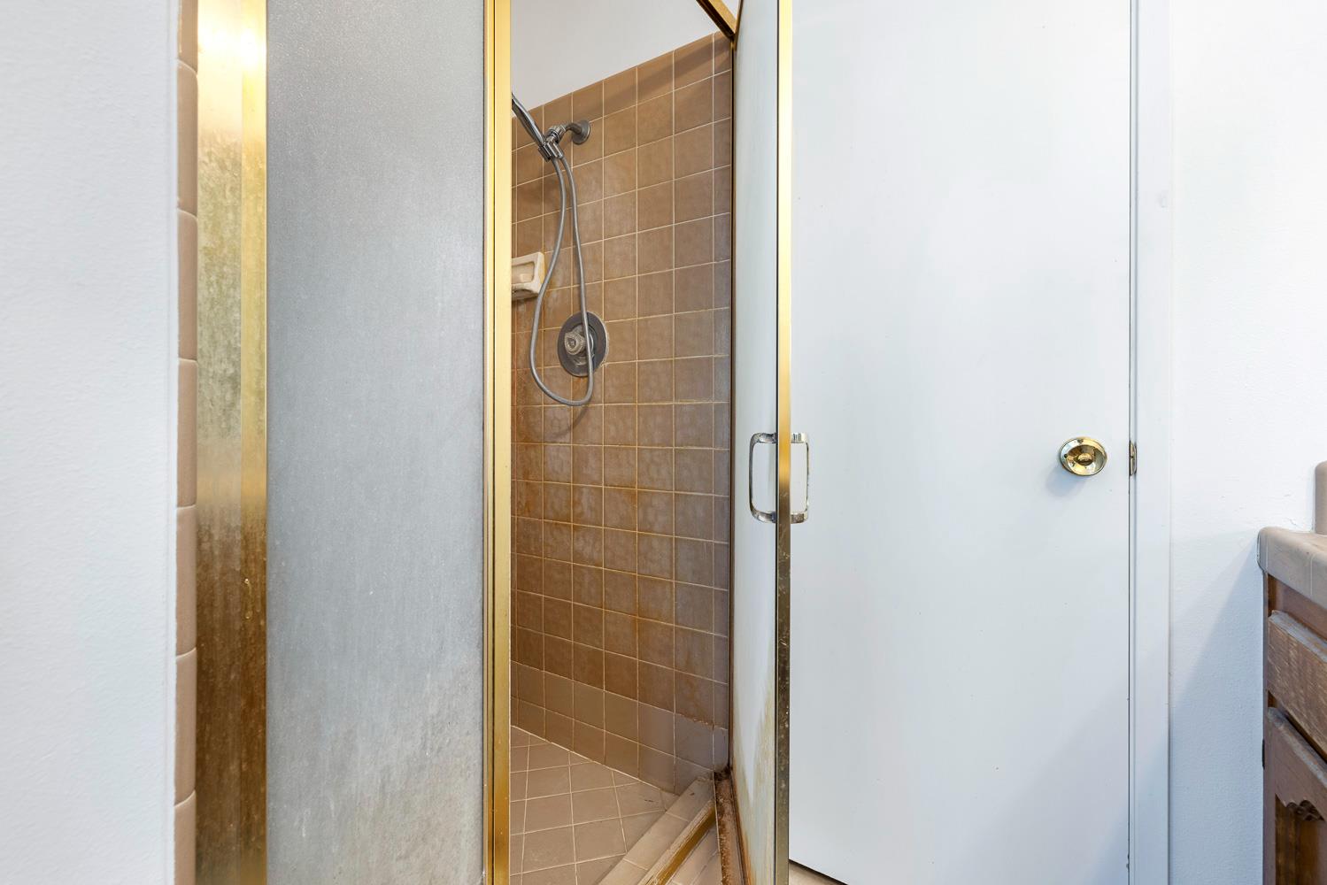 2196 N Ring Ave, Fresno, CA 93723