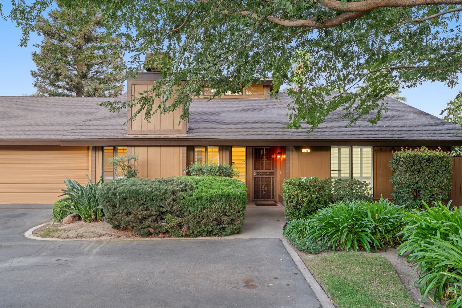 6260 N Palm Ave #111, Fresno, CA 93704