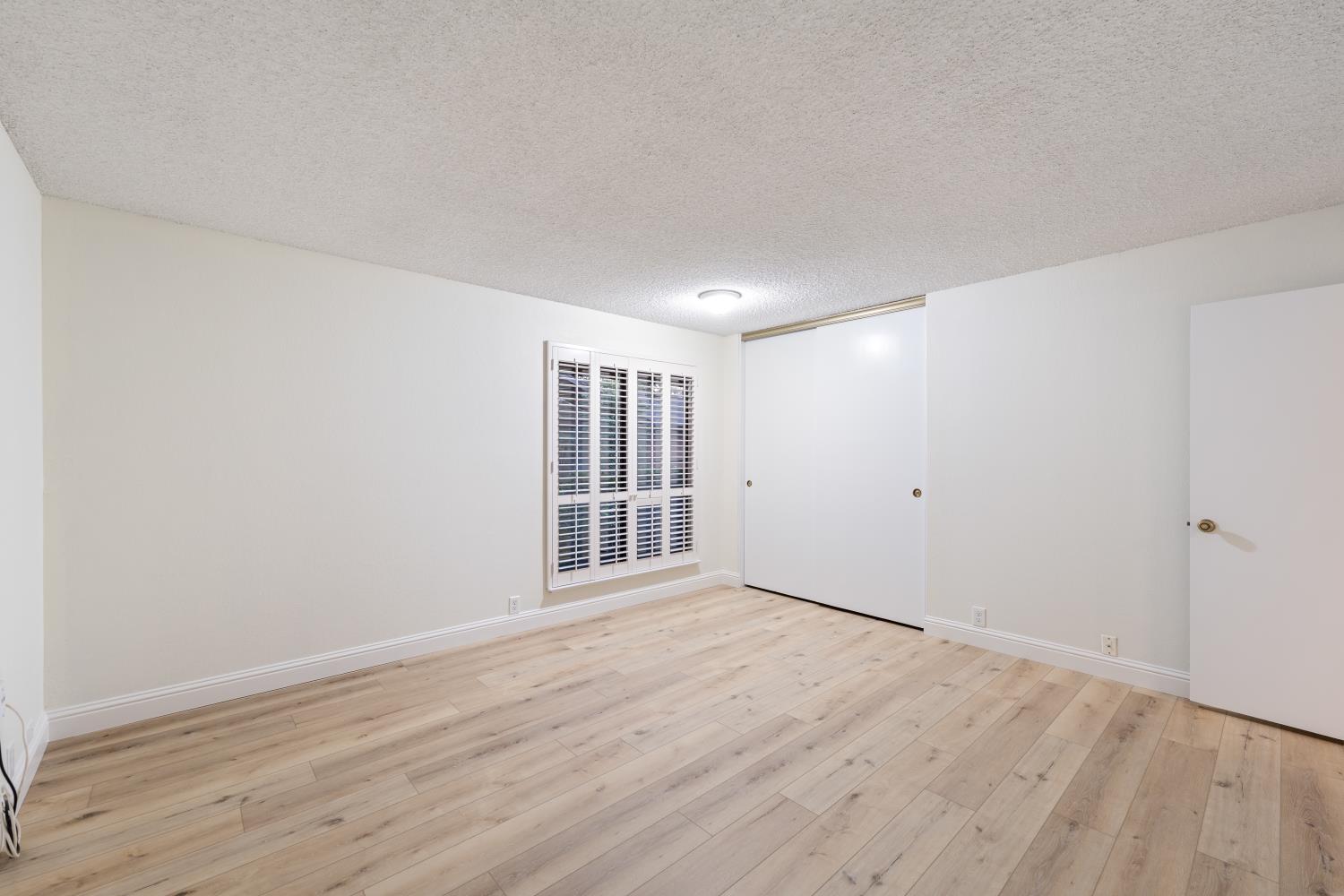 6260 N Palm Ave #111, Fresno, CA 93704