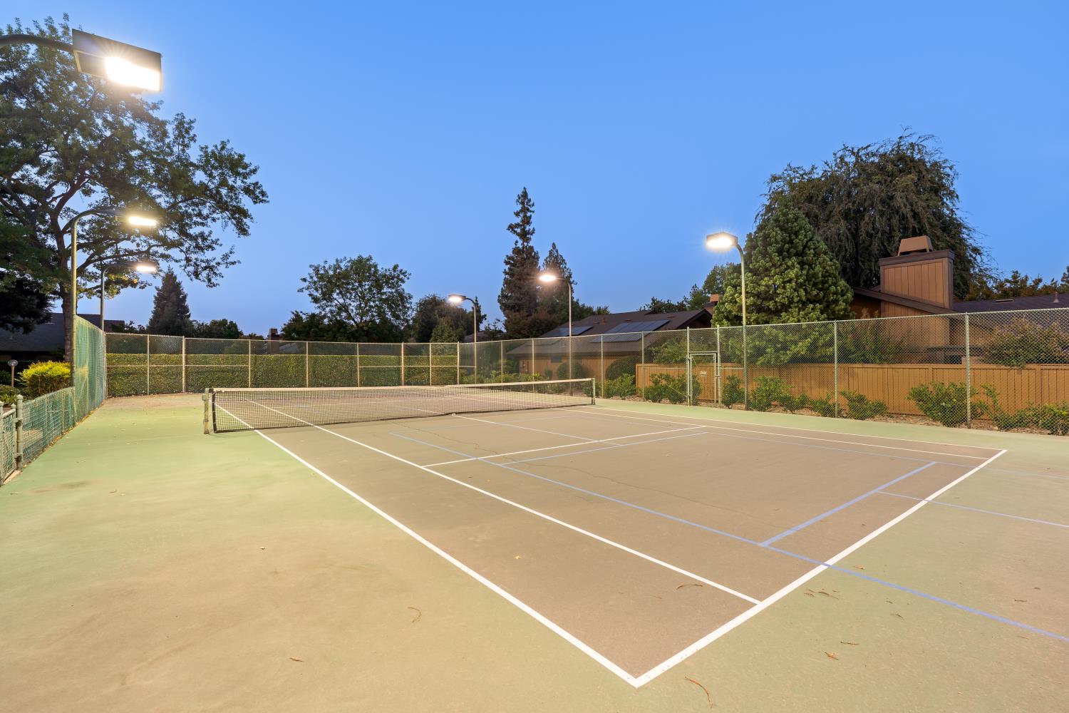 6260 N Palm Ave #111, Fresno, CA 93704