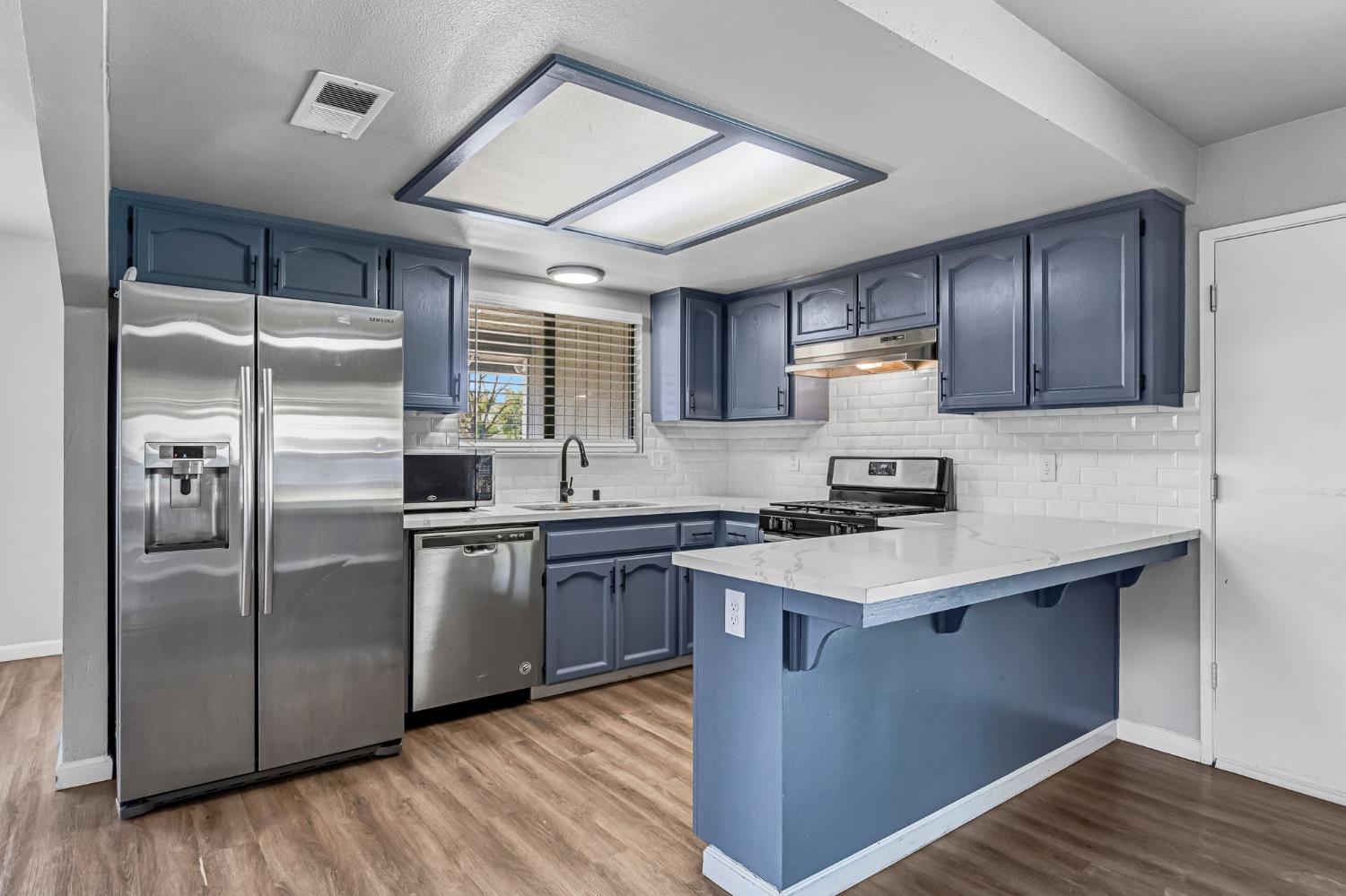 3099 Ezie Ave, Clovis, CA 93611