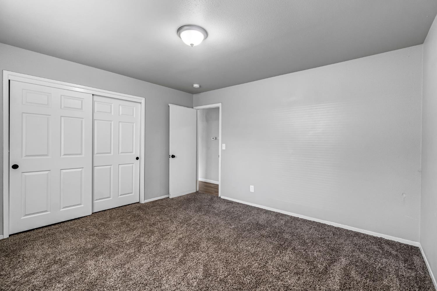 3099 Ezie Ave, Clovis, CA 93611