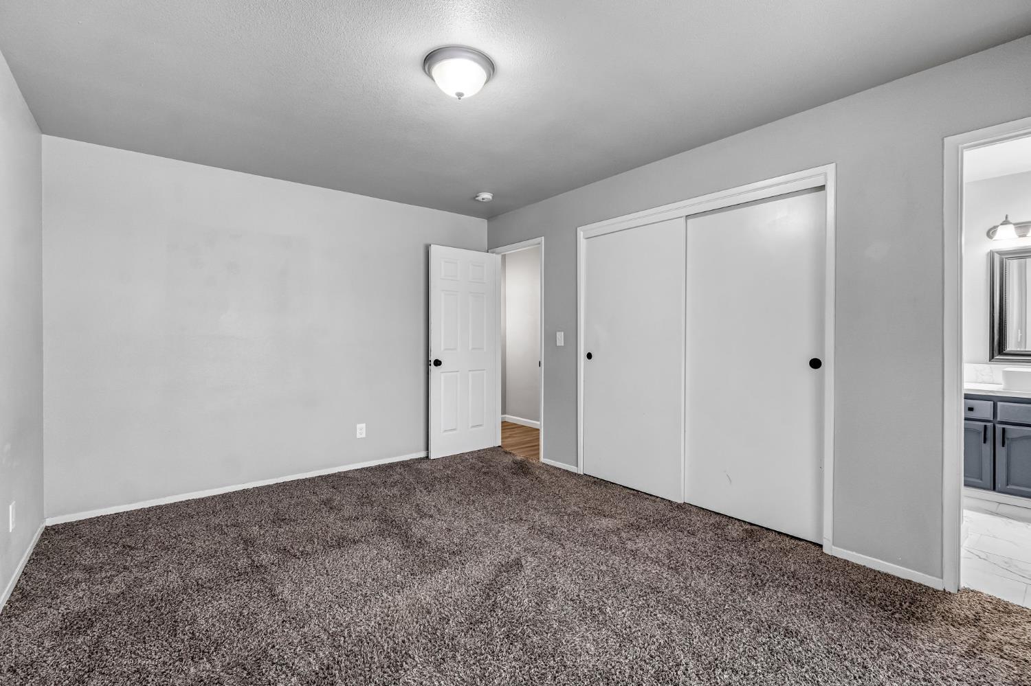 3099 Ezie Ave, Clovis, CA 93611