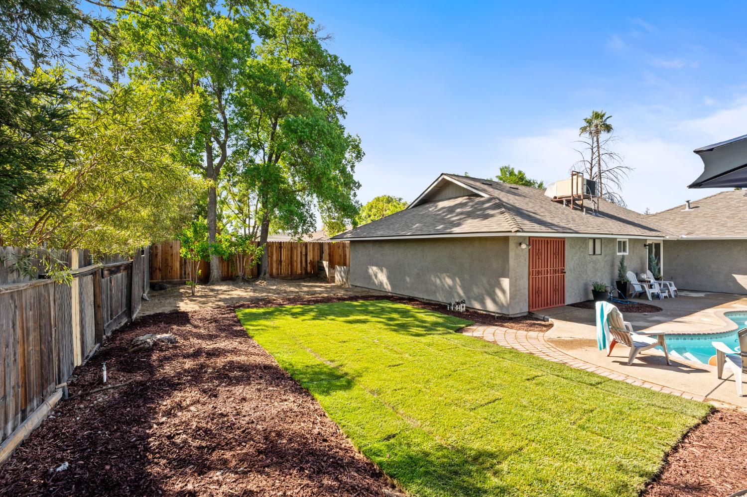 3099 Ezie Ave, Clovis, CA 93611