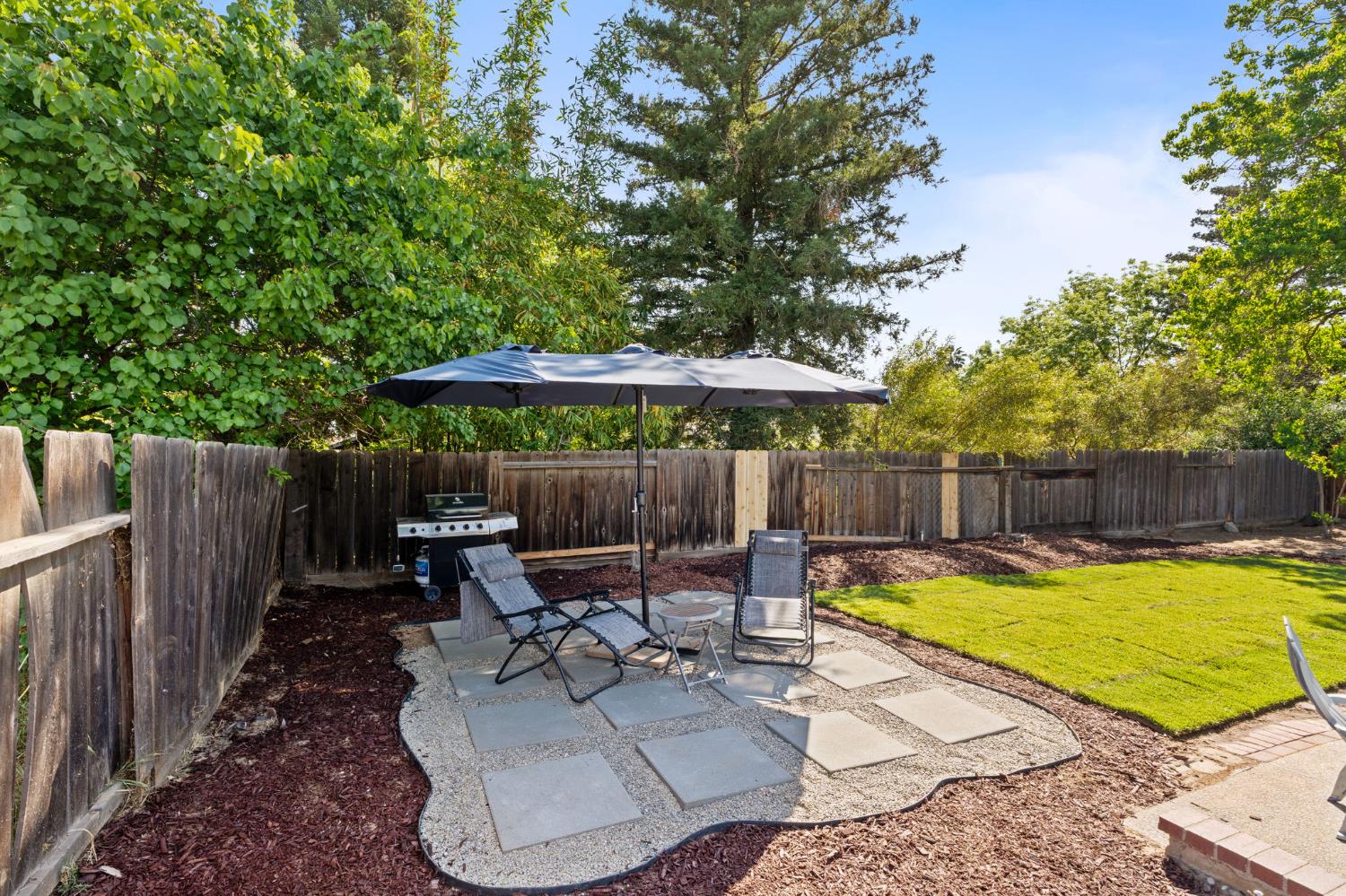 3099 Ezie Ave, Clovis, CA 93611