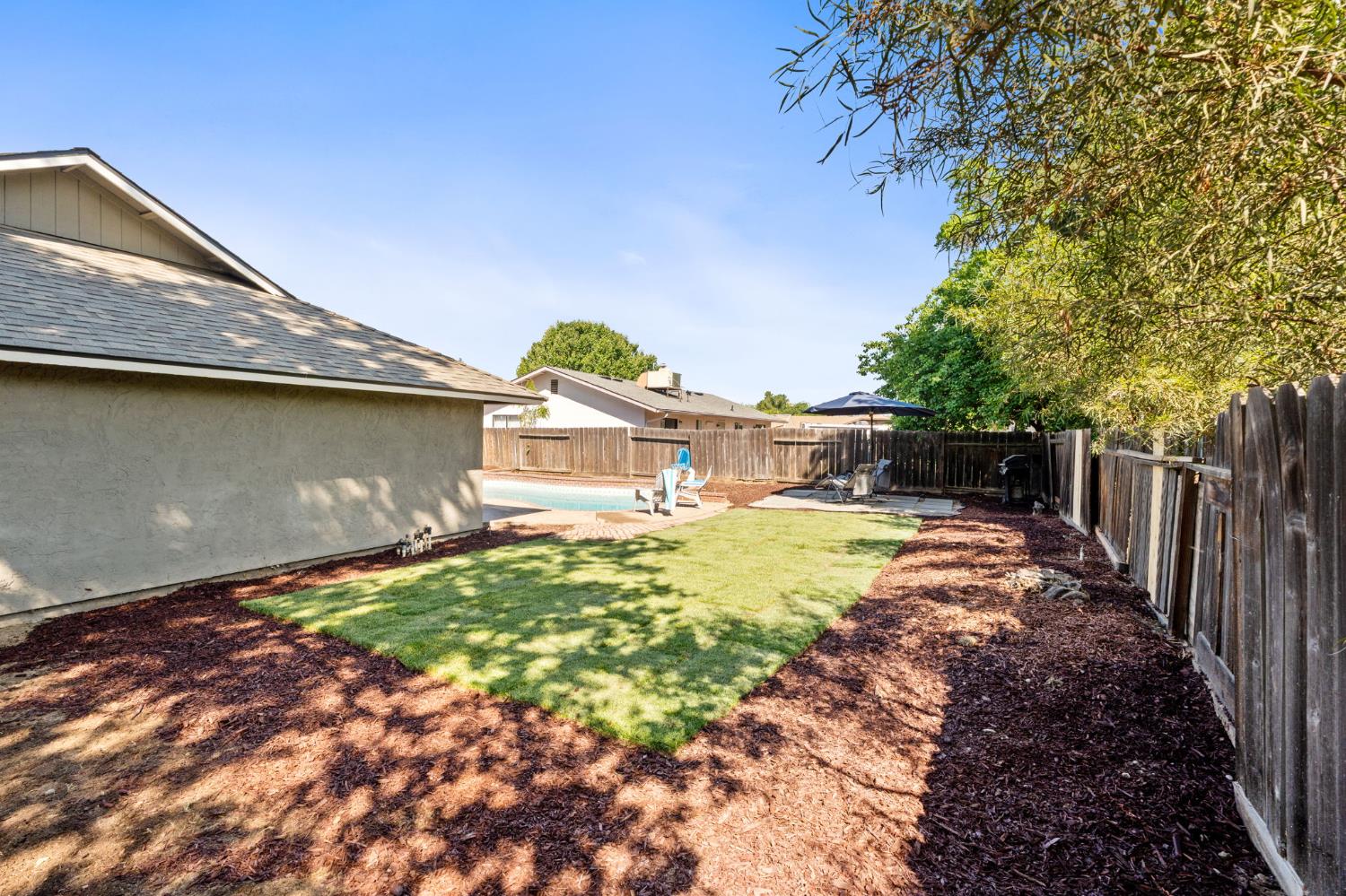 3099 Ezie Ave, Clovis, CA 93611