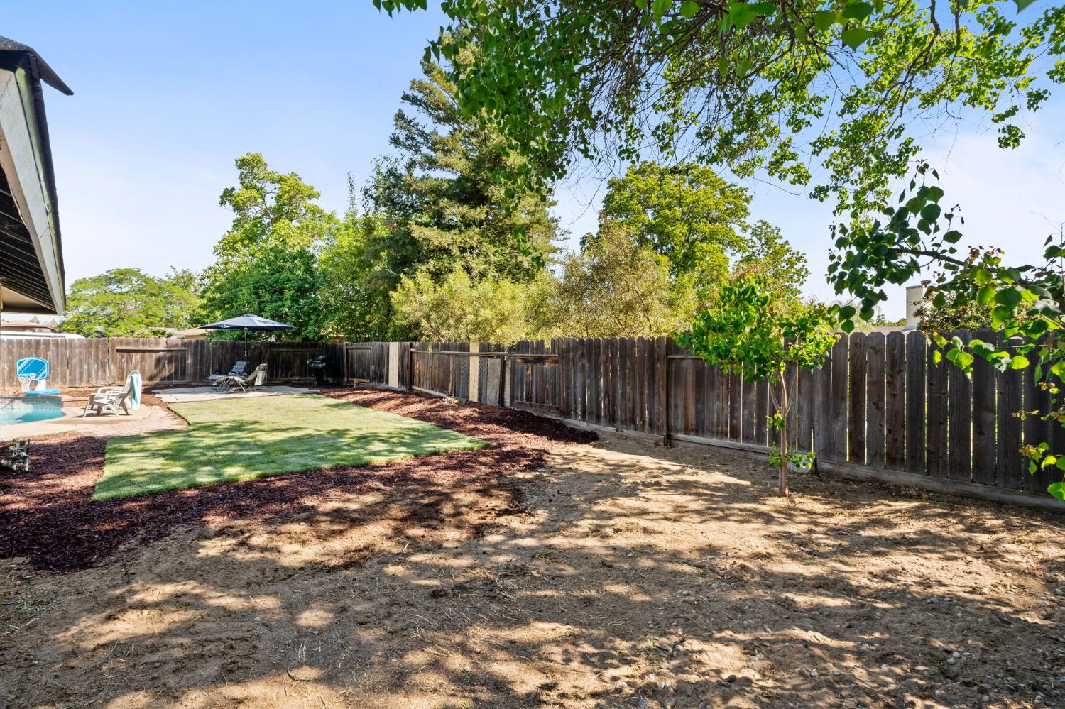 3099 Ezie Ave, Clovis, CA 93611