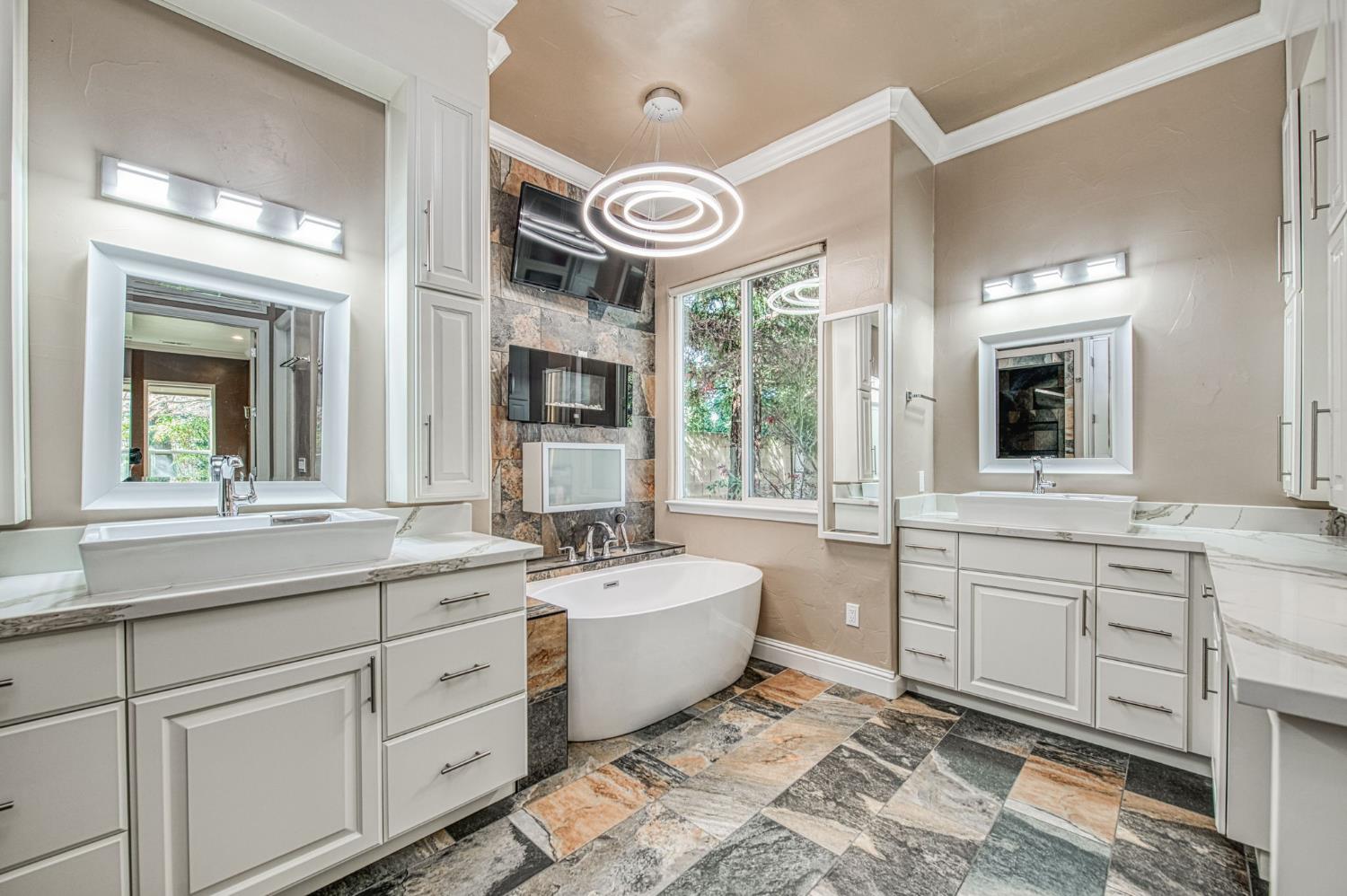 12629 Bronco Rd, Madera, CA 93636