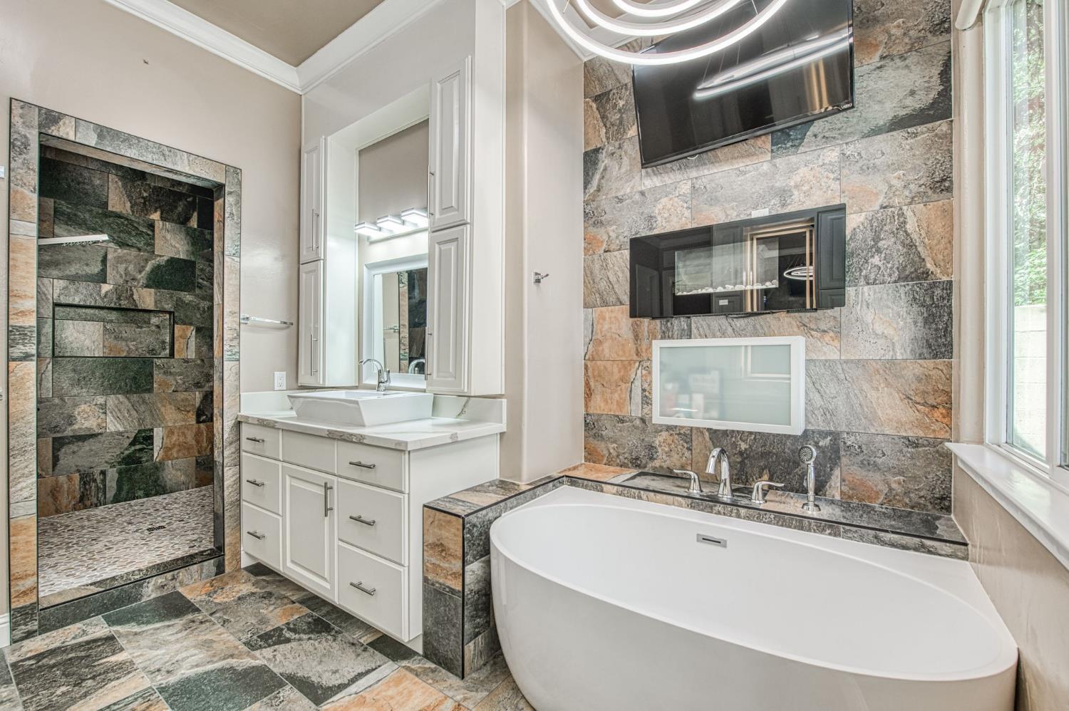 12629 Bronco Rd, Madera, CA 93636