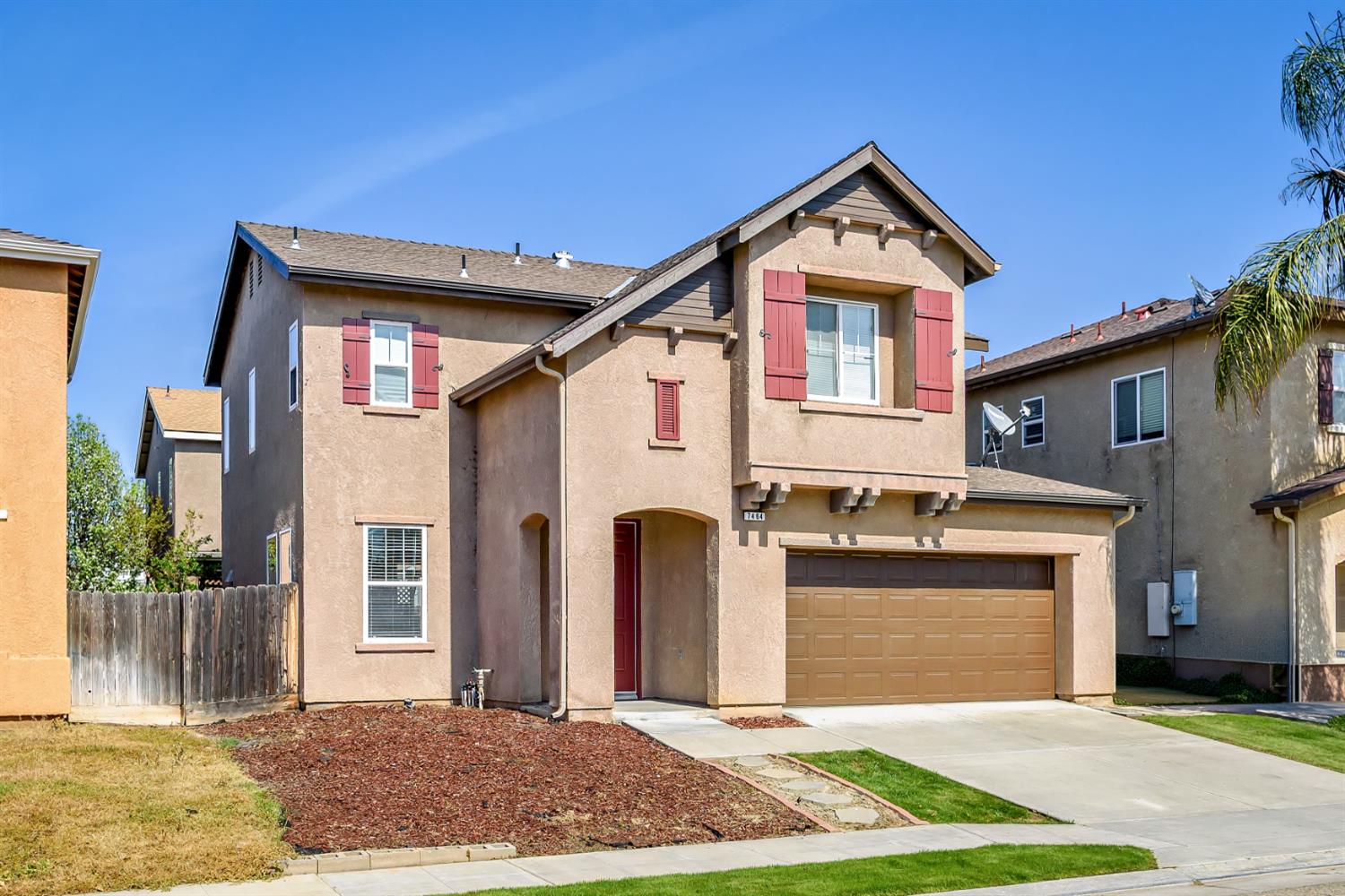7464 E Robinson Ave, Fresno, CA 93737