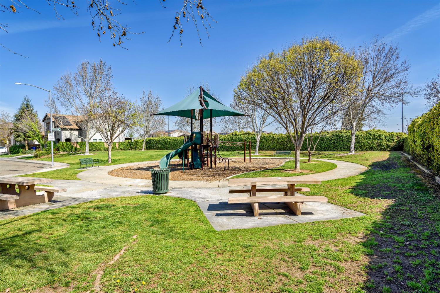 7464 E Robinson Ave, Fresno, CA 93737