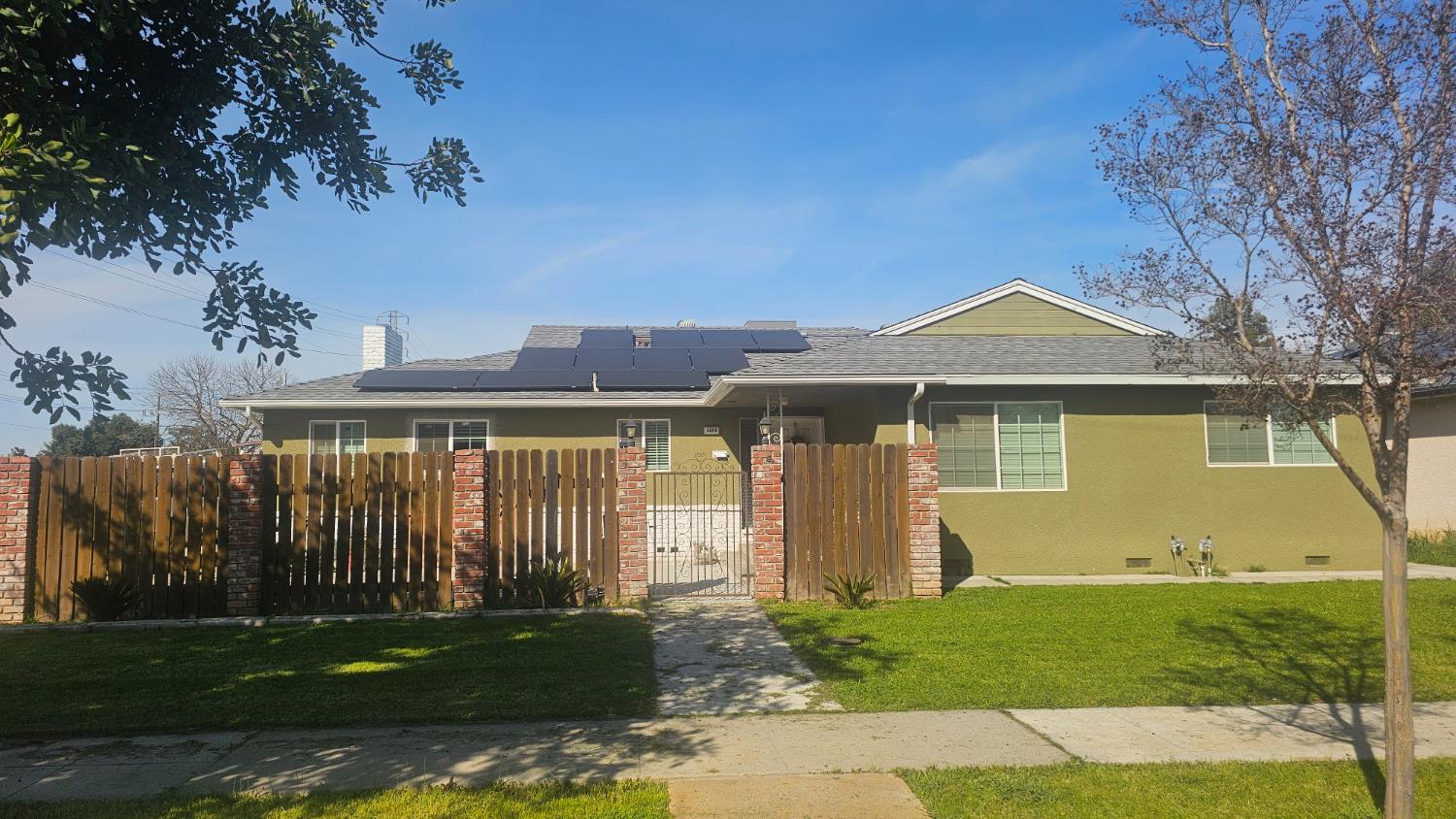 1214 E Mesa Ave, Fresno, CA 93710