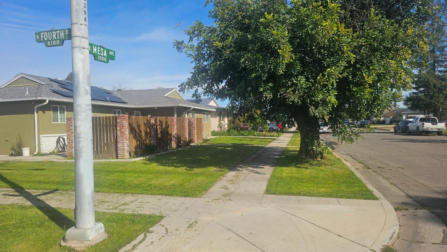 1214 E Mesa Ave, Fresno, CA 93710