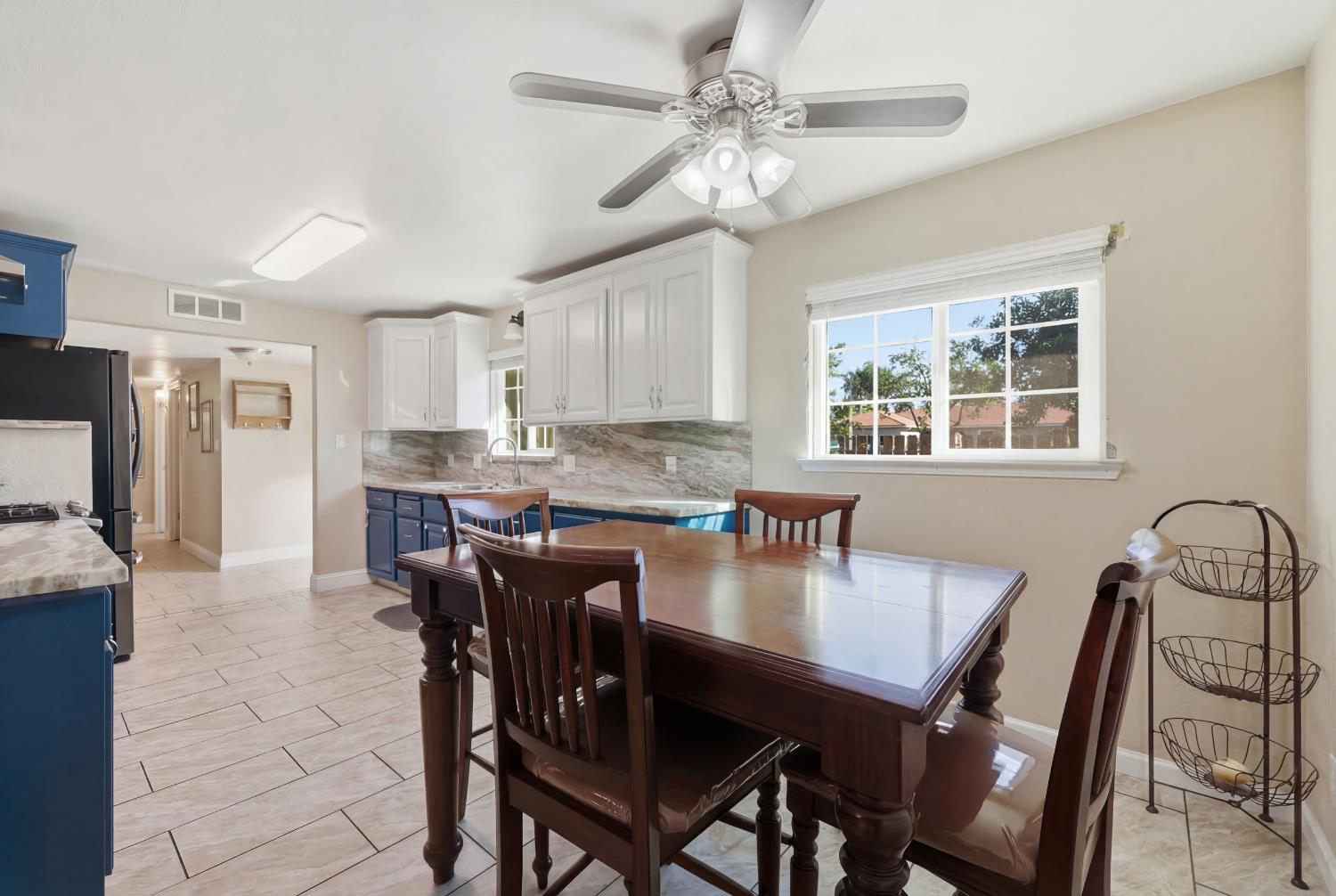 1214 E Mesa Ave, Fresno, CA 93710