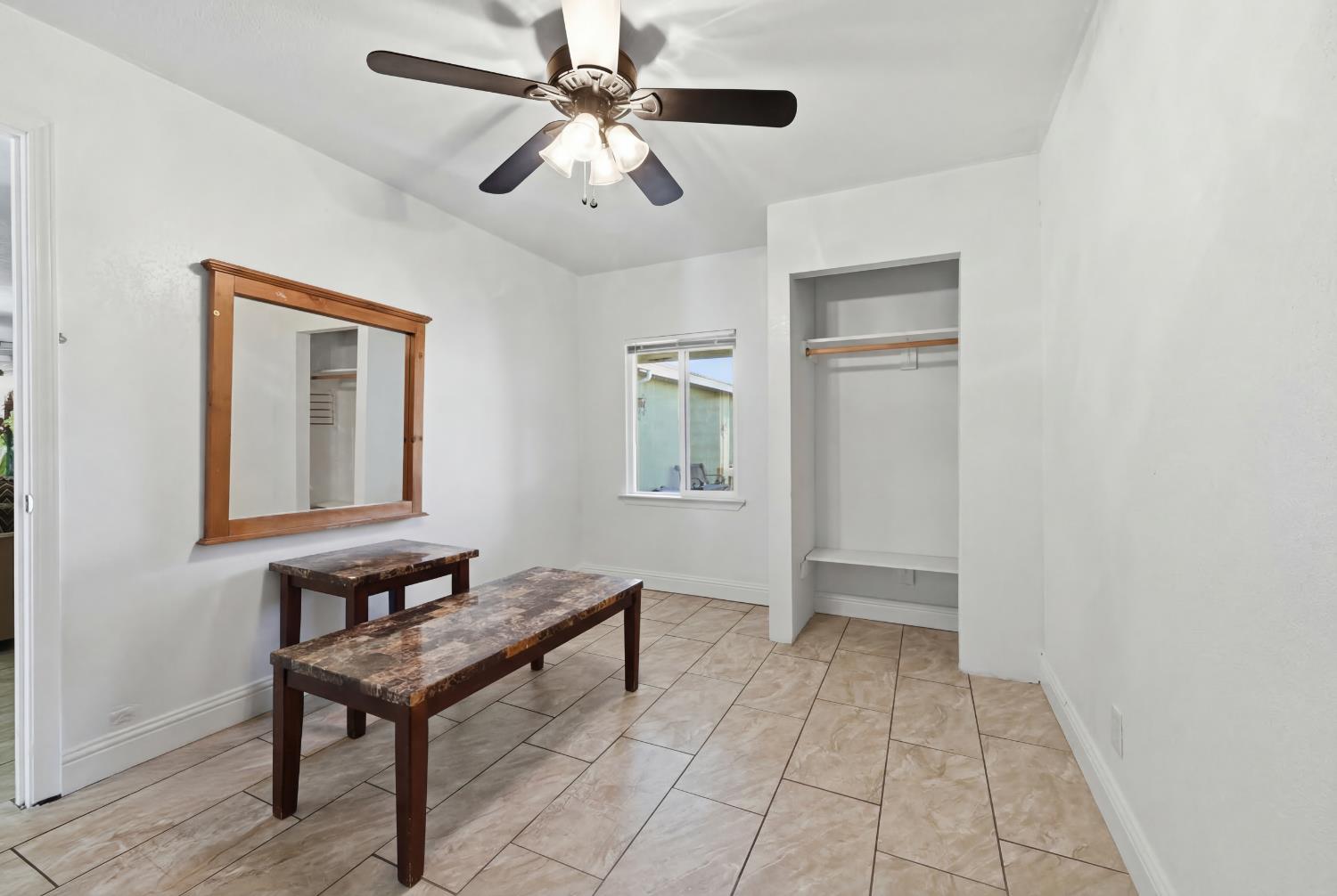 1214 E Mesa Ave, Fresno, CA 93710