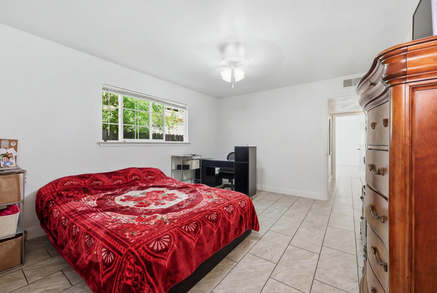 1214 E Mesa Ave, Fresno, CA 93710