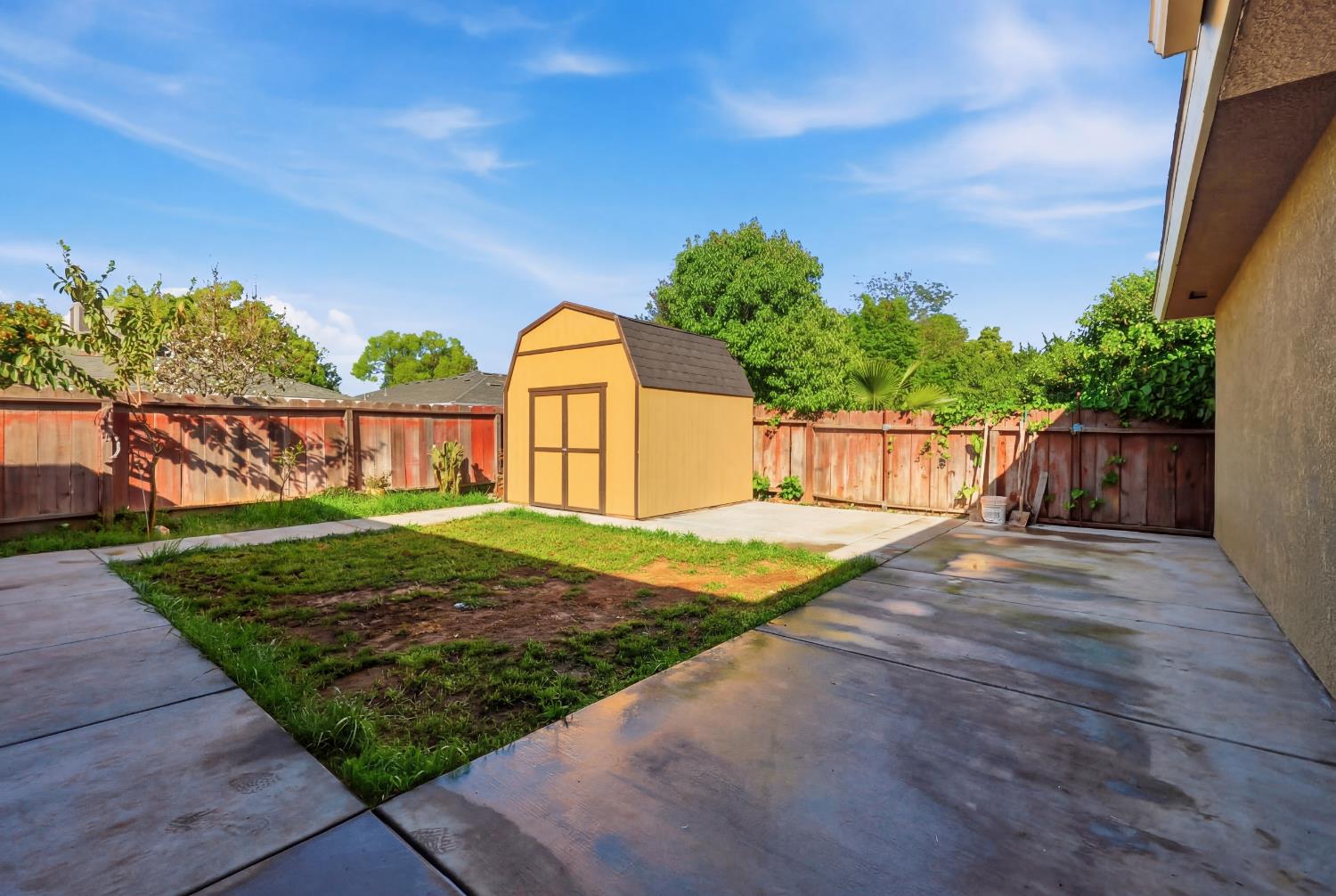 1214 E Mesa Ave, Fresno, CA 93710