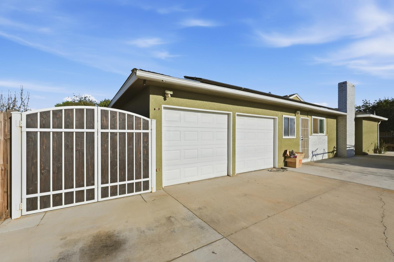 1214 E Mesa Ave, Fresno, CA 93710