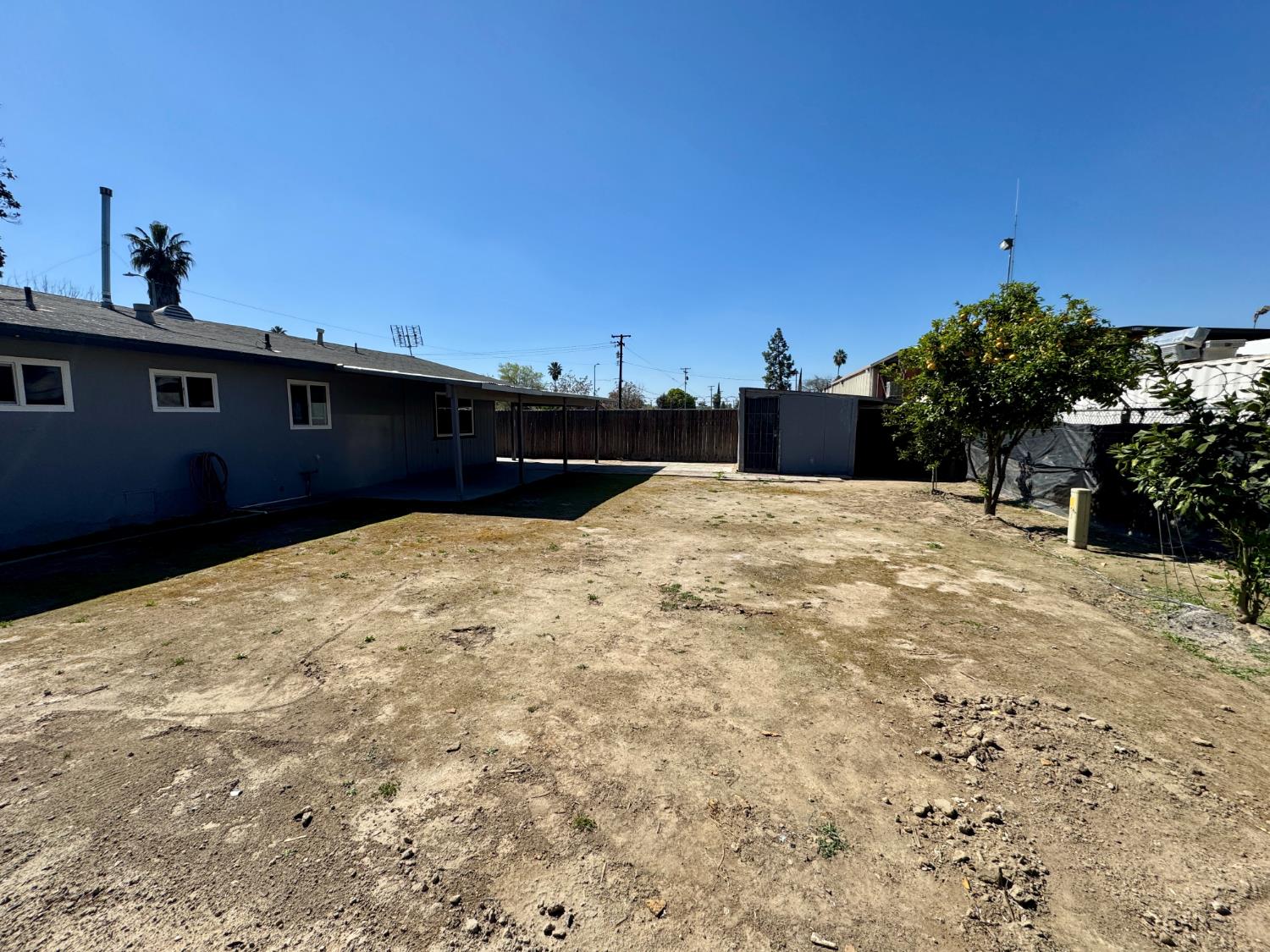 14578 W D St, Kerman, CA 93630