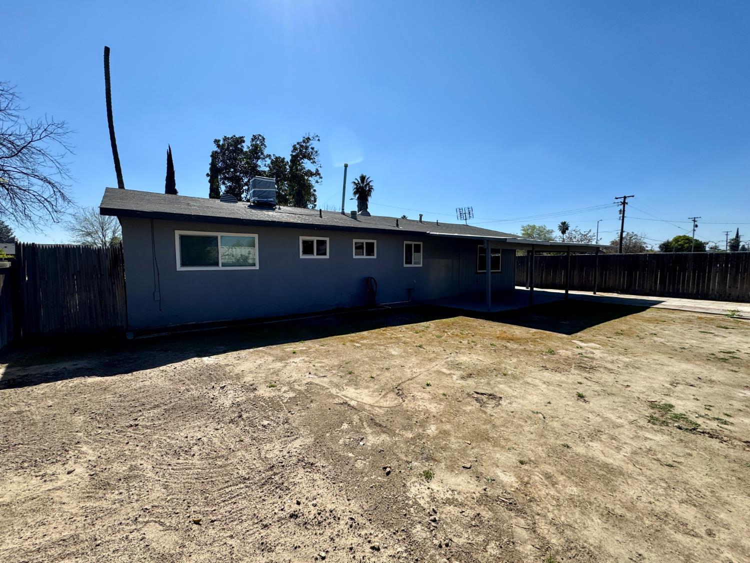 14578 W D St, Kerman, CA 93630