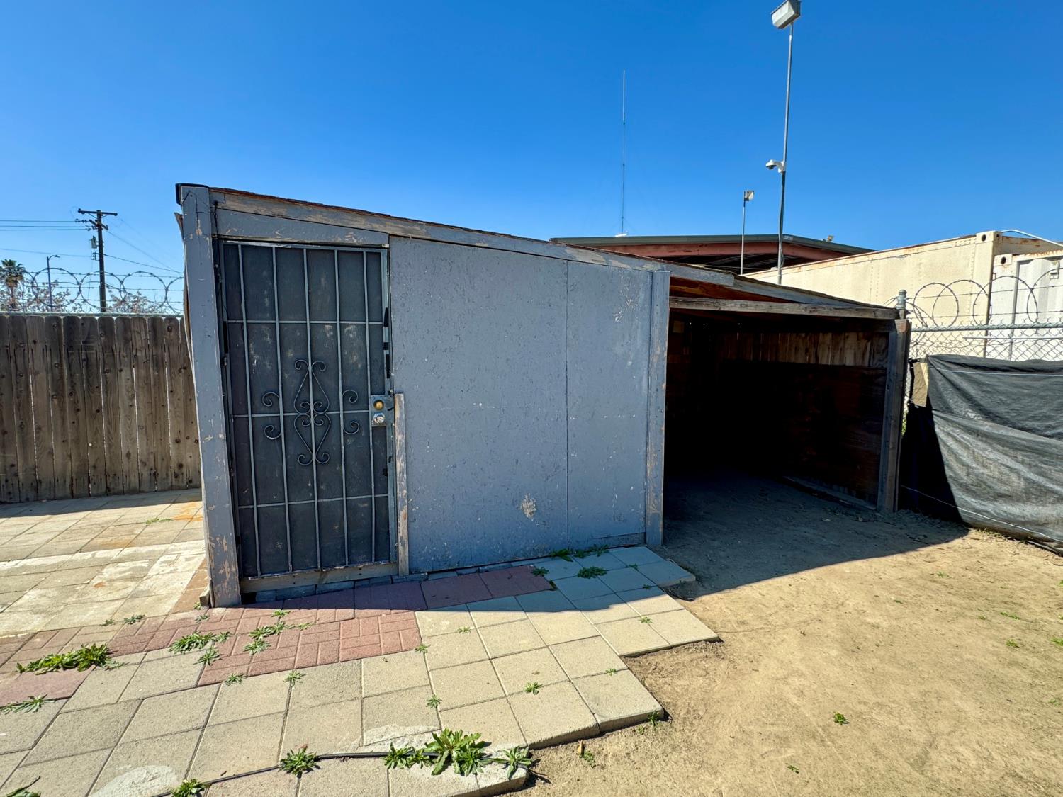 14578 W D St, Kerman, CA 93630