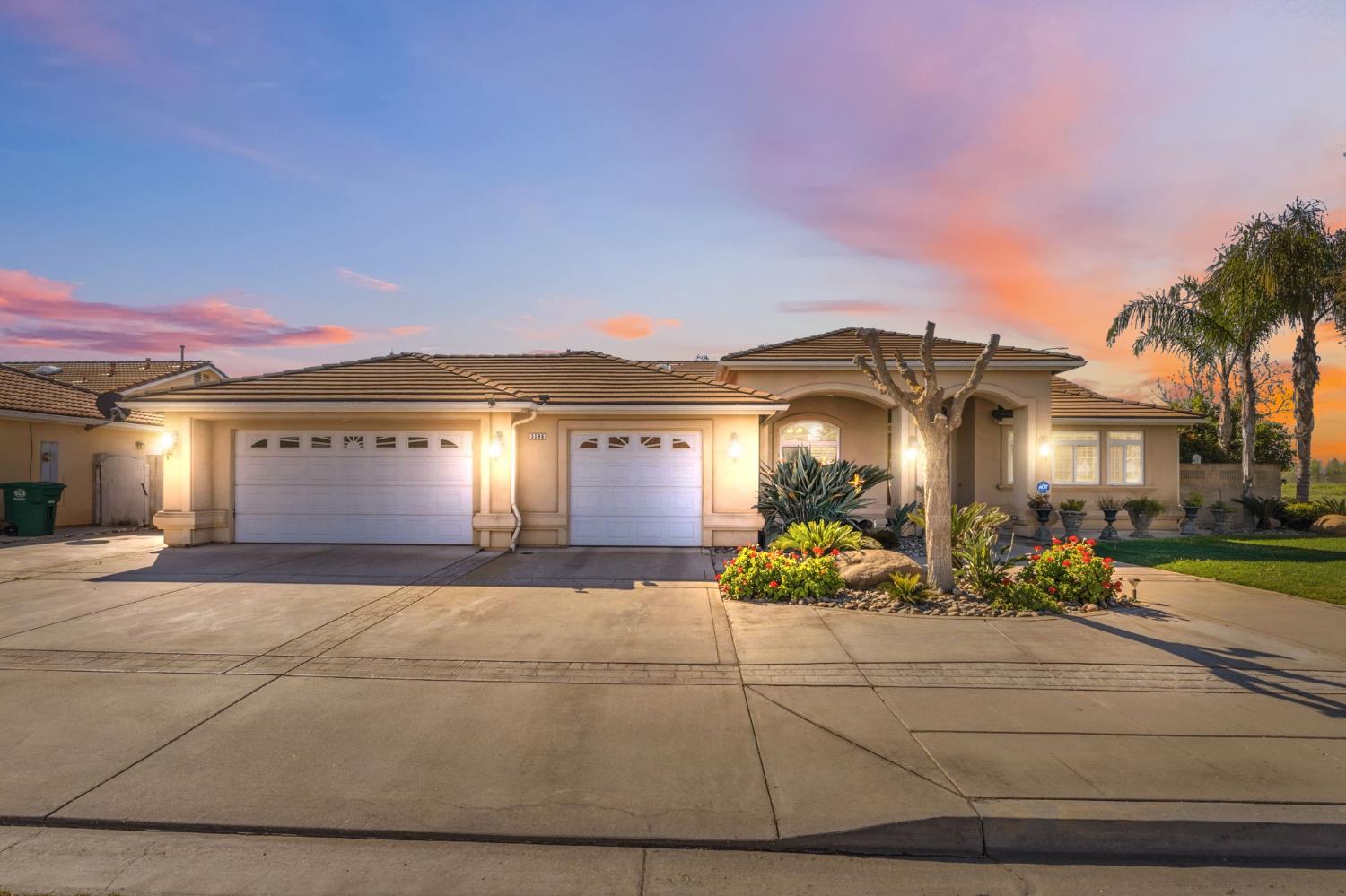 3296 Hollow Ave, Madera, CA 93637