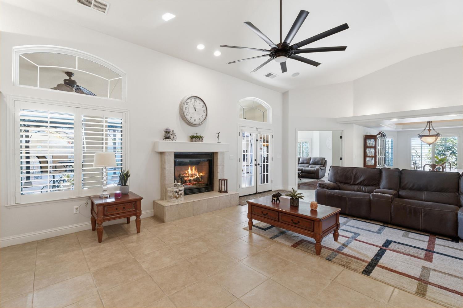 3296 Hollow Ave, Madera, CA 93637