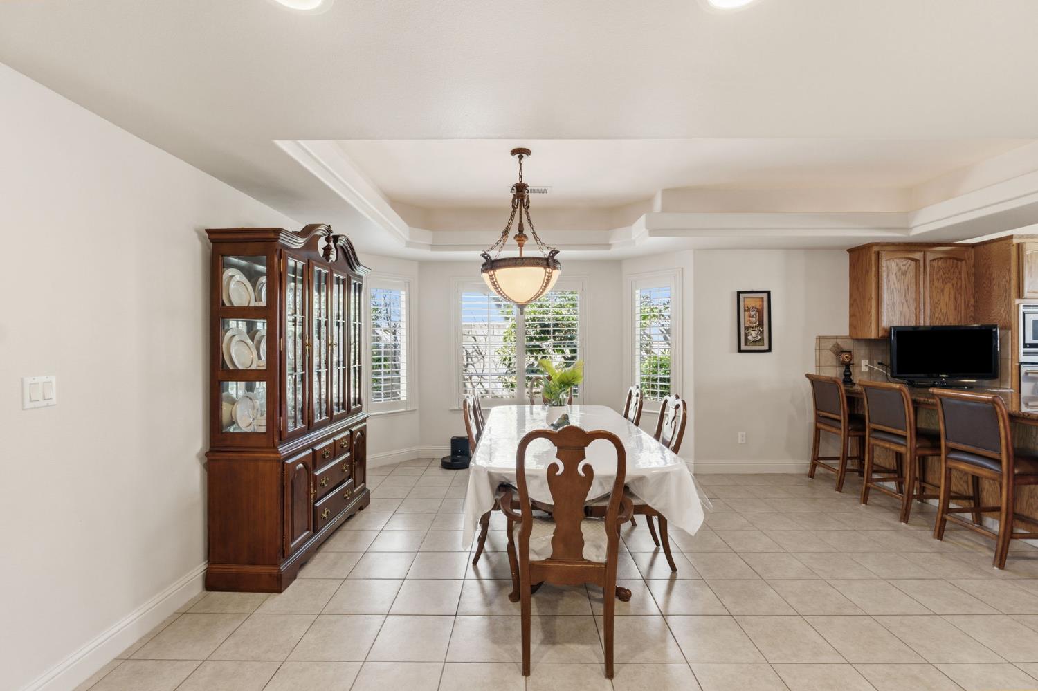 3296 Hollow Ave, Madera, CA 93637