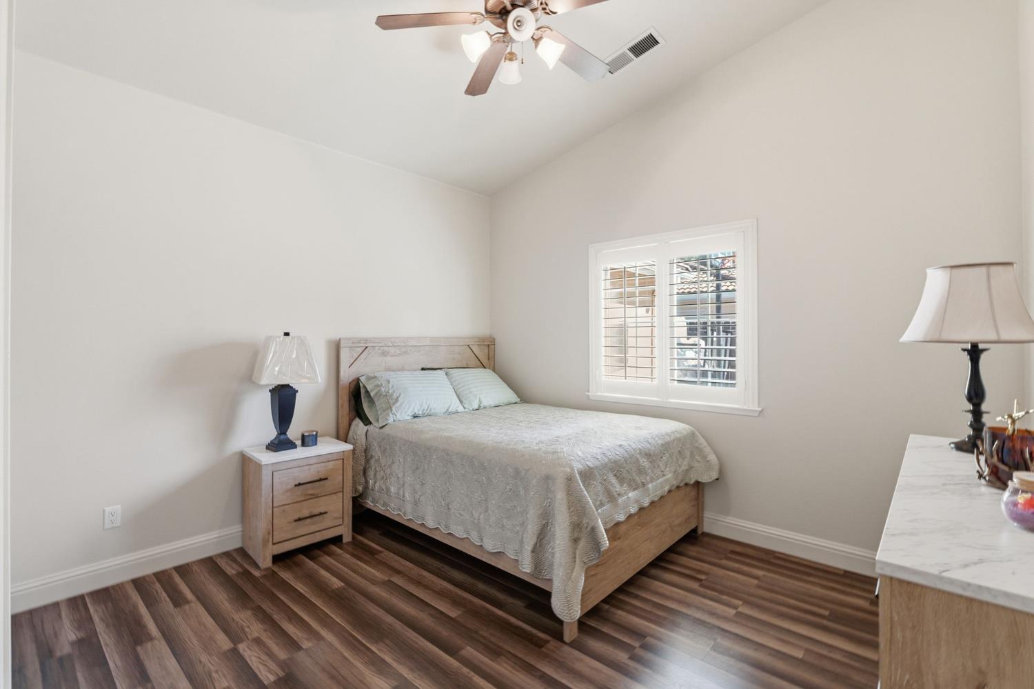 3296 Hollow Ave, Madera, CA 93637