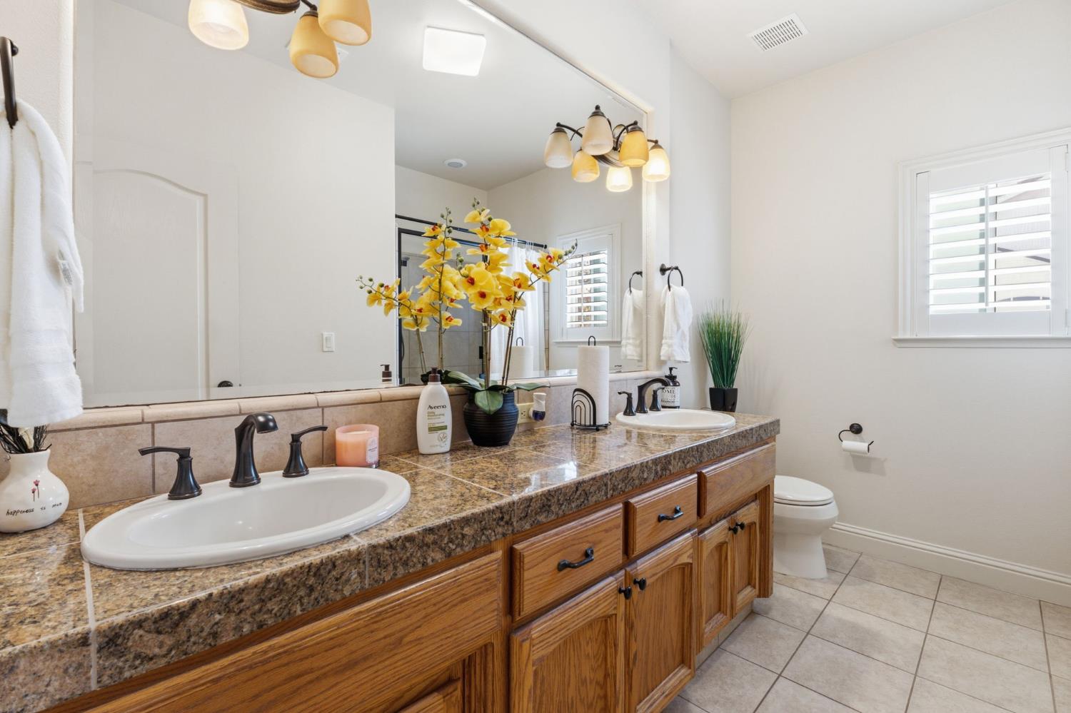 3296 Hollow Ave, Madera, CA 93637