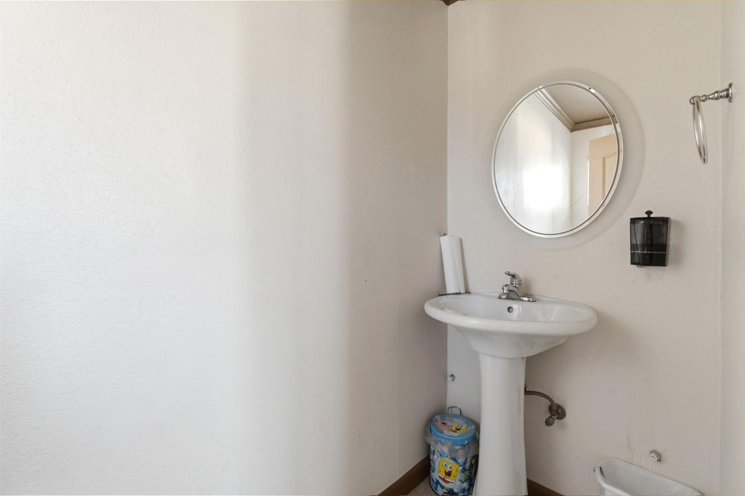 3296 Hollow Ave, Madera, CA 93637