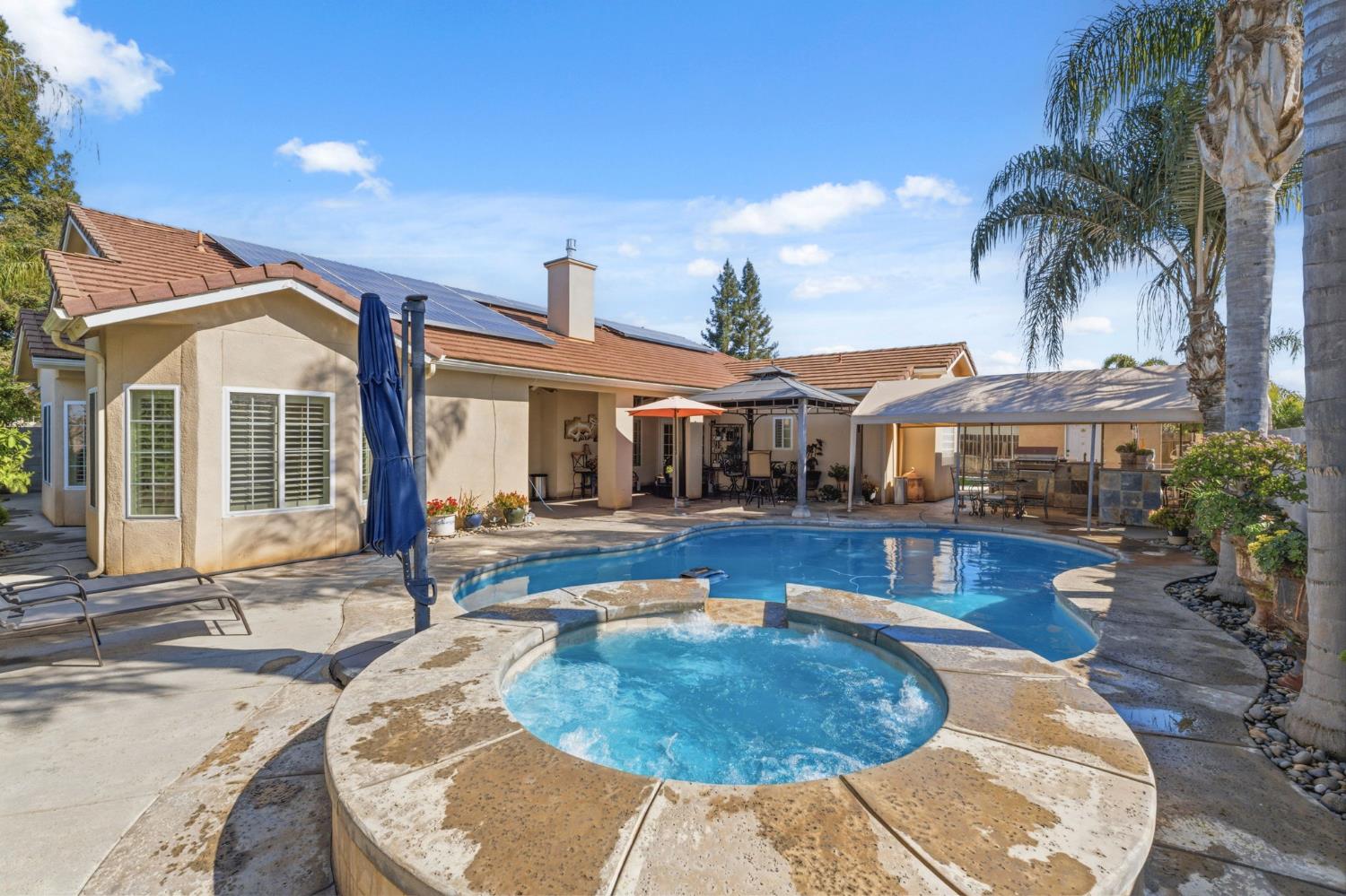 3296 Hollow Ave, Madera, CA 93637