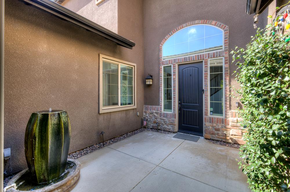 4249 N Waterside Dr, Clovis, CA 93619