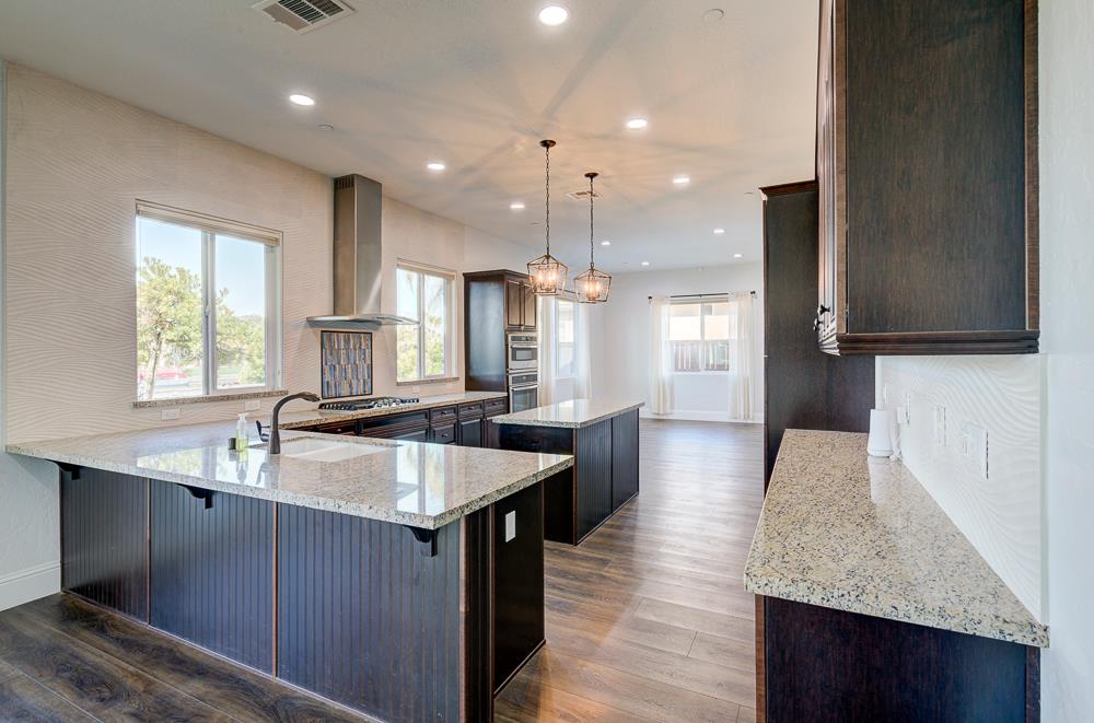 4249 N Waterside Dr, Clovis, CA 93619