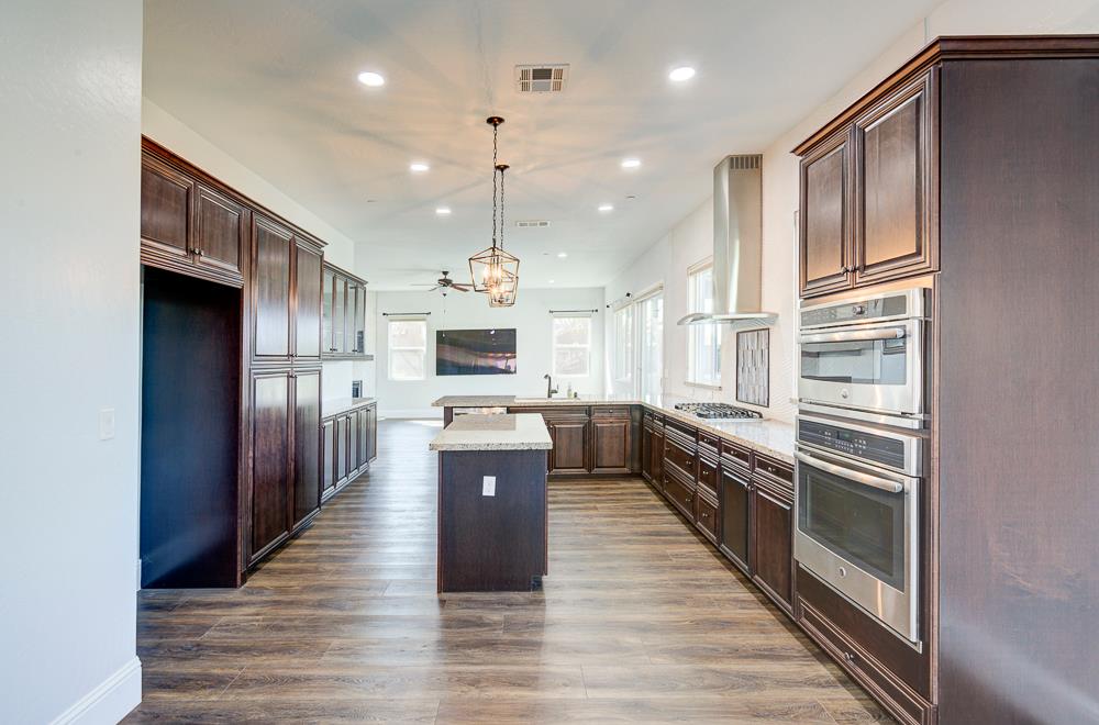 4249 N Waterside Dr, Clovis, CA 93619