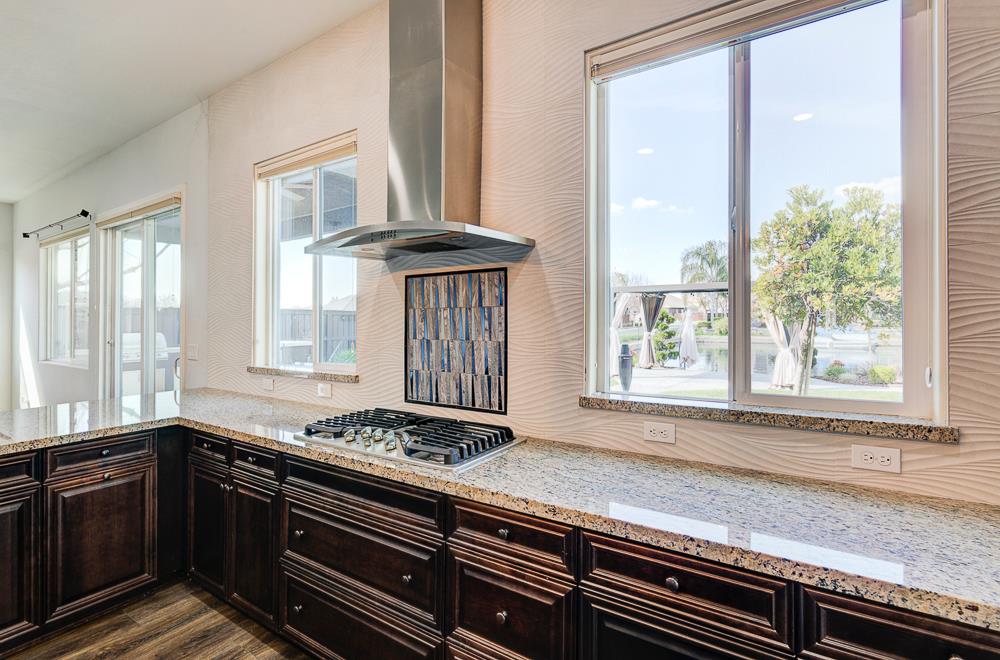 4249 N Waterside Dr, Clovis, CA 93619