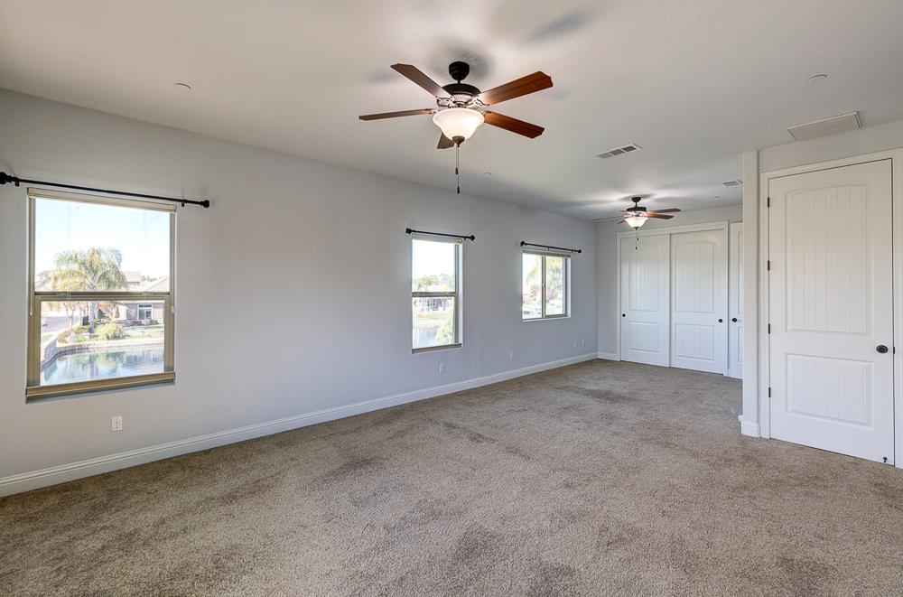 4249 N Waterside Dr, Clovis, CA 93619