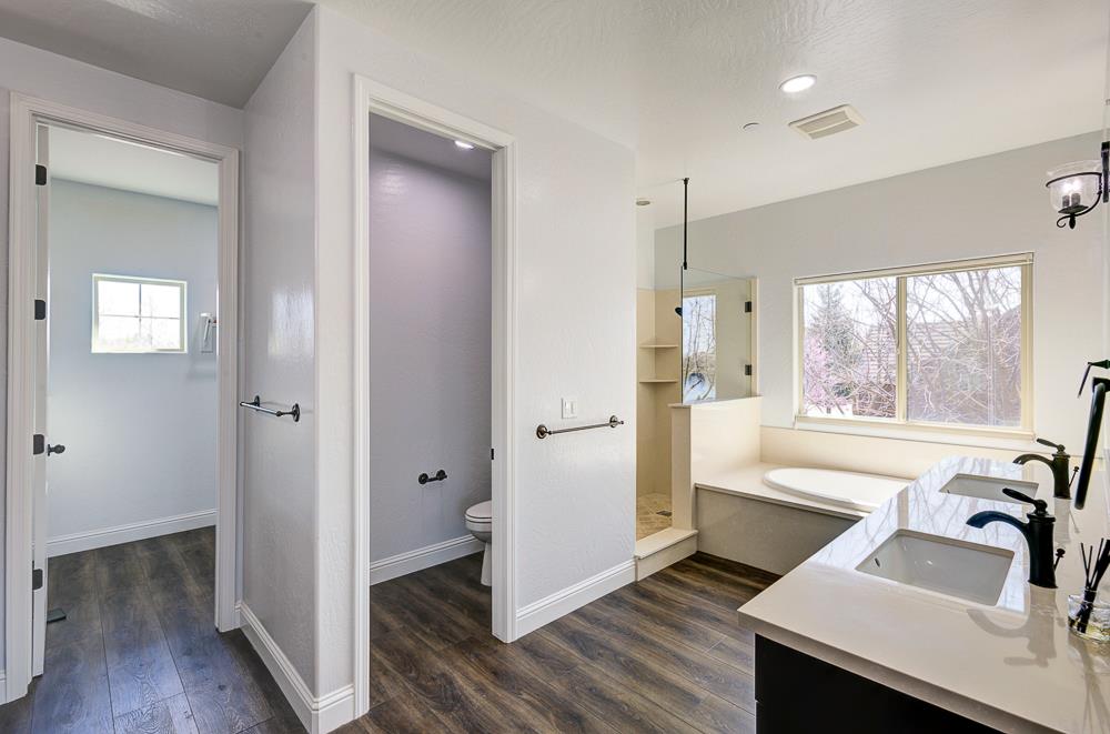 4249 N Waterside Dr, Clovis, CA 93619