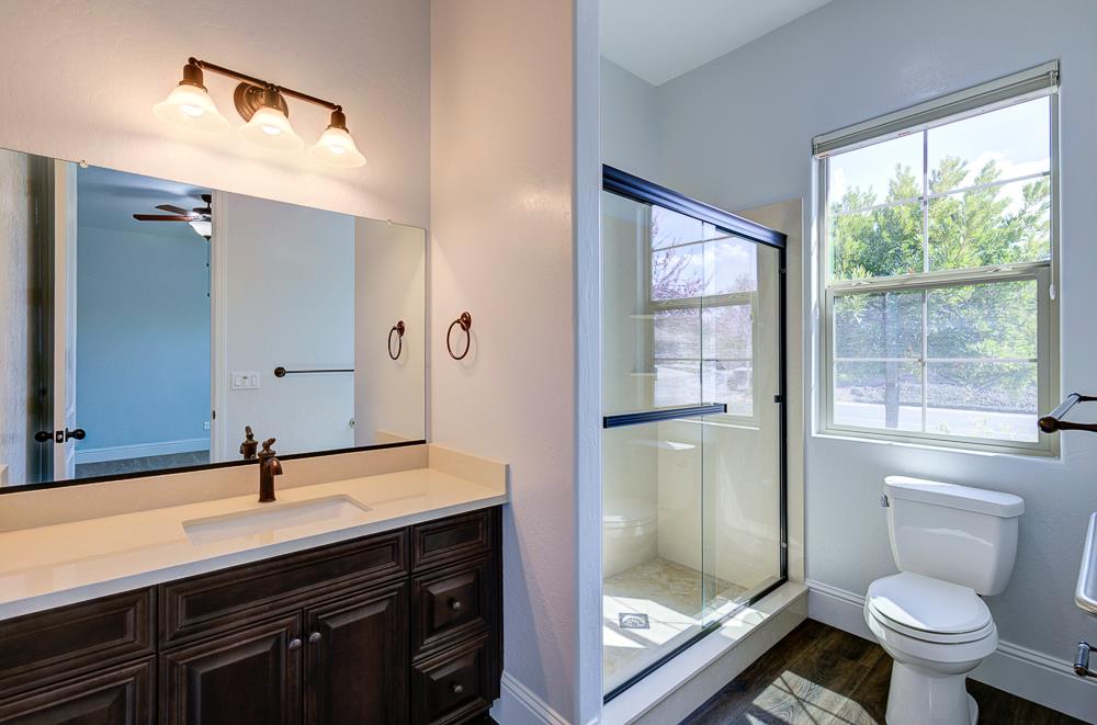 4249 N Waterside Dr, Clovis, CA 93619