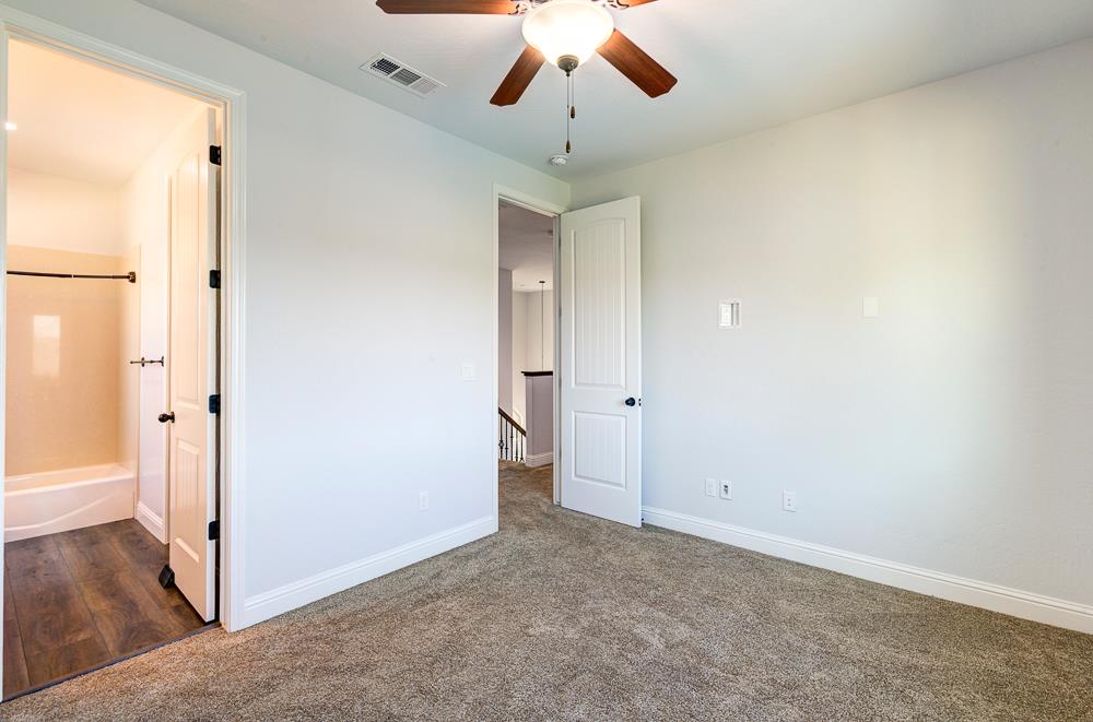 4249 N Waterside Dr, Clovis, CA 93619