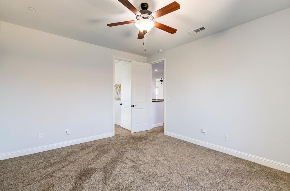 4249 N Waterside Dr, Clovis, CA 93619