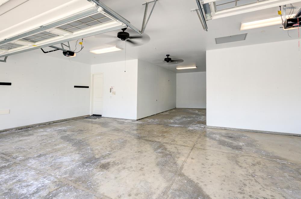 4249 N Waterside Dr, Clovis, CA 93619