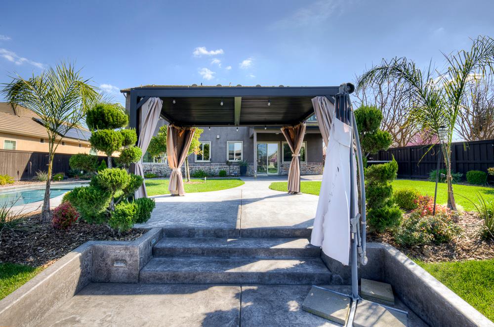 4249 N Waterside Dr, Clovis, CA 93619