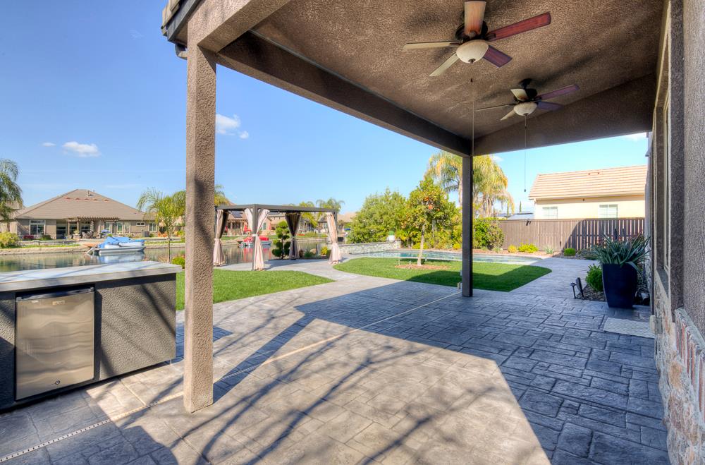 4249 N Waterside Dr, Clovis, CA 93619