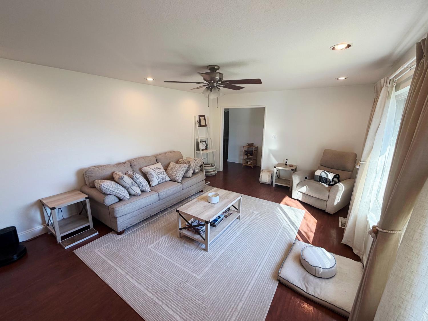 682 E Stuart Ave, Fresno, CA 93710